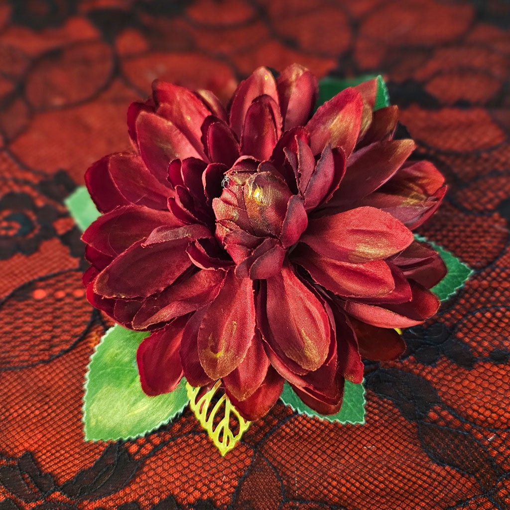 fleur_pin_up_bordeaux_et_or