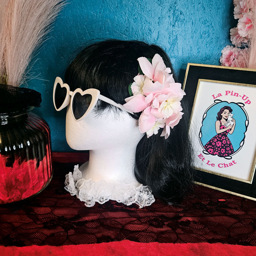 Fleur cheveux tons roses et blancs